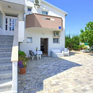 Nena Krk Town